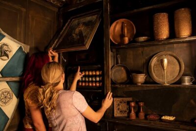 2 Hours Escape Room A Knight To Escape - Splitting into two spaces: the good, the annoying, and the fix