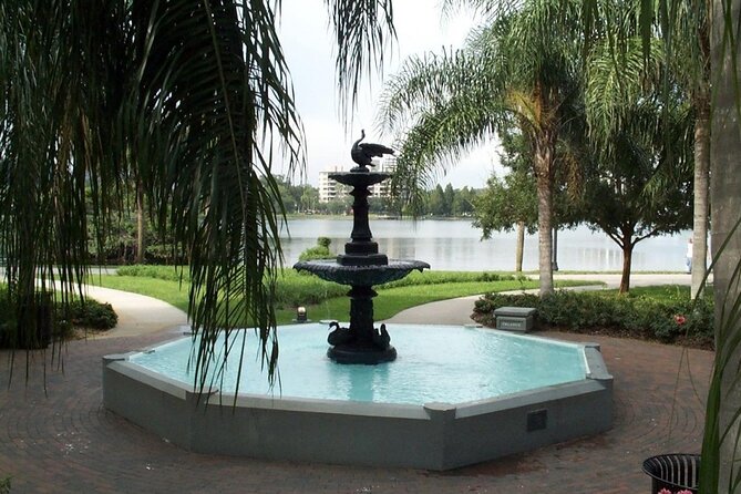 Awesome Scavenger Hunt: Lake Eola's Art Scene & Scenery - Your 2-hour route: start near City Hall and loop toward Lake Eola