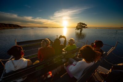 Kissimmee: Boggy Creek Sunset Airboat Tour - The check-in spot and why arriving early really pays off