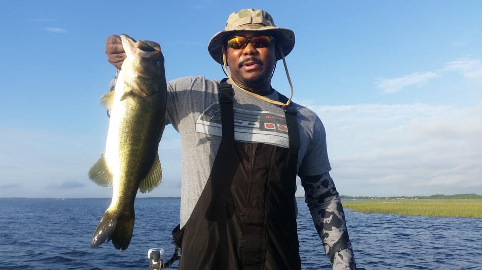 Kissimmee: Private Lake Tohopekaliga Fishing Charter - Planning the extra costs: license and optional live bait