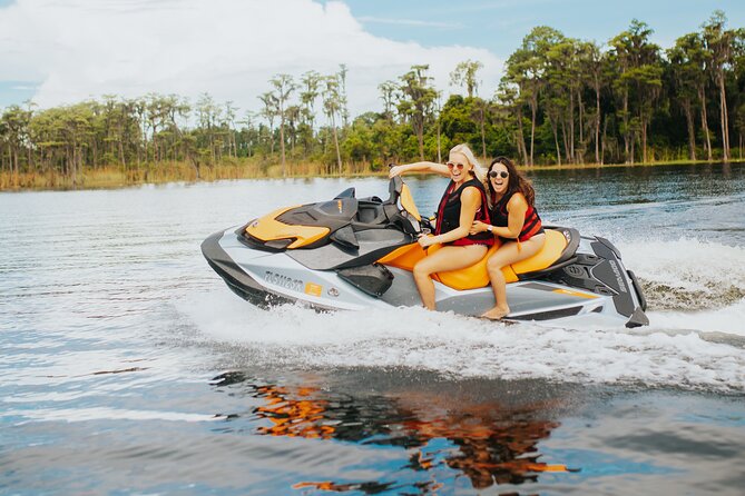 Luxe Jet Ski Rentals - Safety briefing and gear: what you get before the throttle
