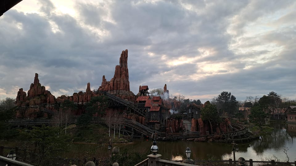 Orlando: Disneyworld and Universal Studios Personal Planner - “Trip and tricks” plus real guidance on the details you’ll forget