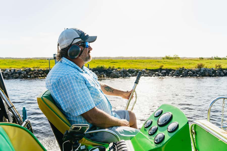 Orlando: Florida Everglades Wildlife Airboat Tour - What to wear and bring for a wind-and-sun airboat day