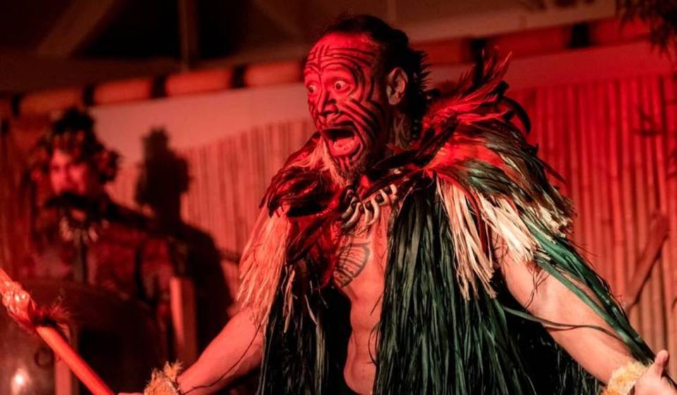 Orlando: Polynesian Fire Luau with Dinner and Live Show - Interaction Level: Fun Participation Without Pressure
