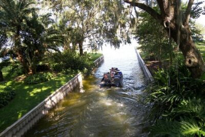 Pontoon Lake Tours - Getting on board at Briscoe’s Ride Center (and how the day runs)